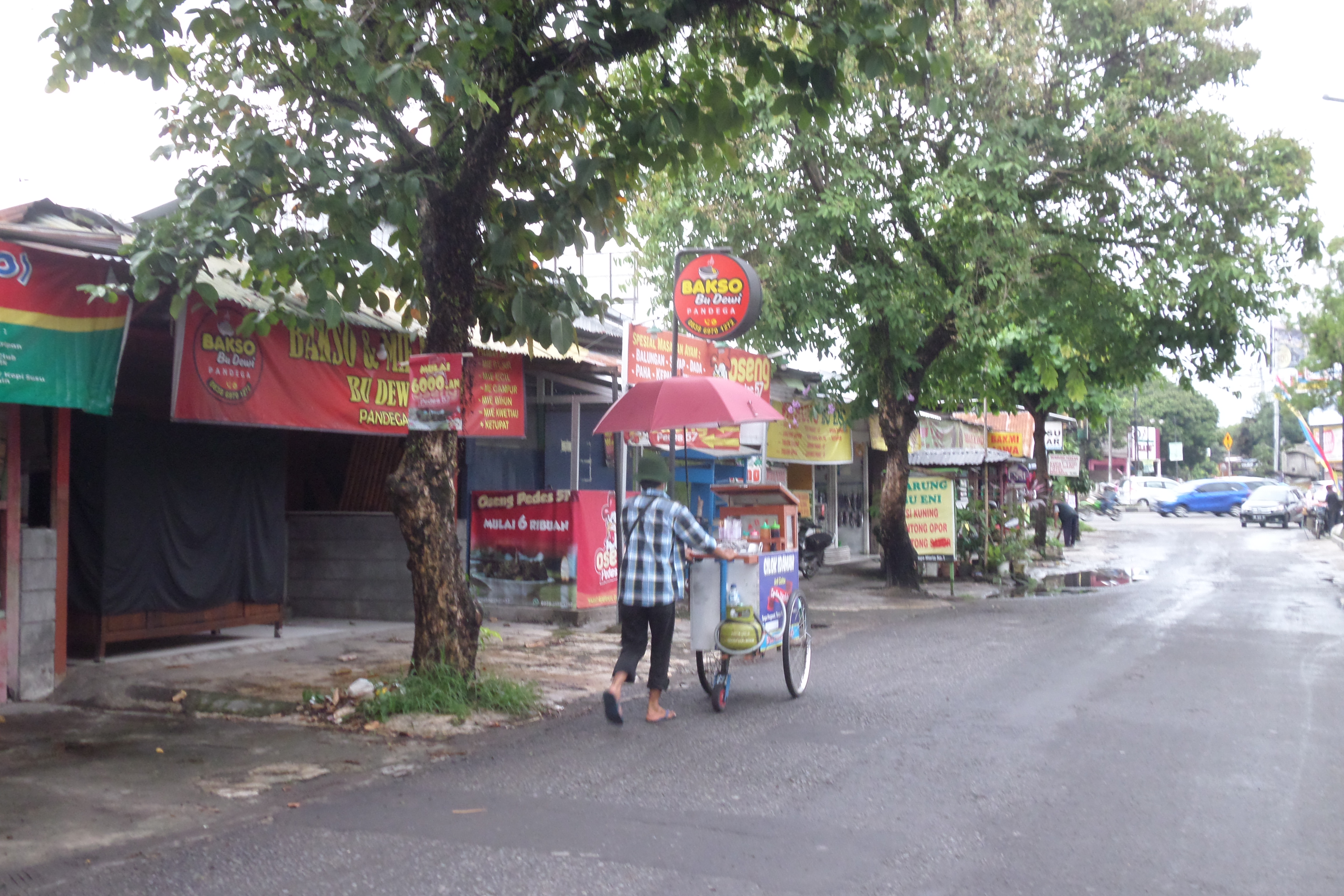 A street in Yogjakarta in the neighbourhood where I was living