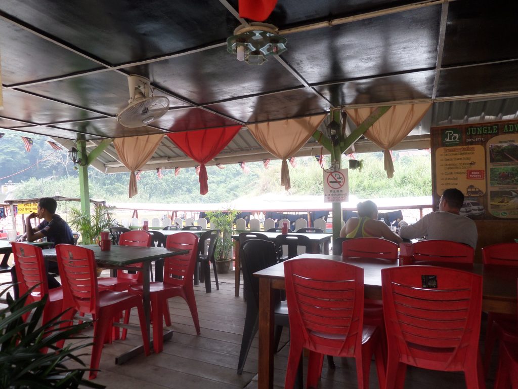 Mawar floating restaurant in Kuala Tahan