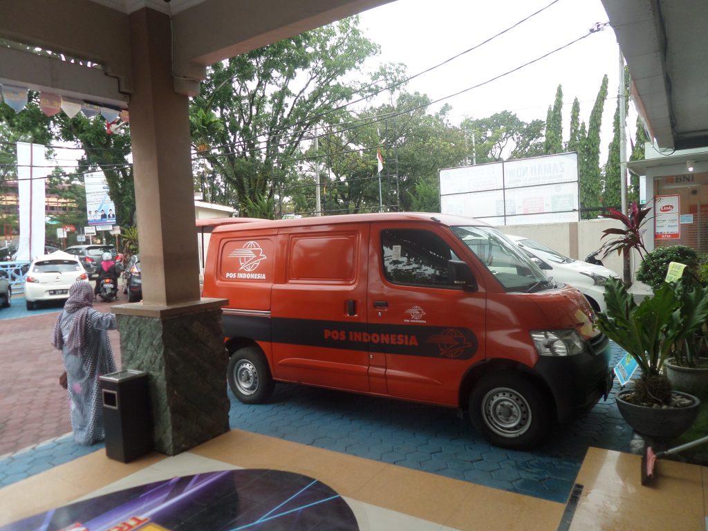 The Post office in front of the entrance of the Immigration Office in Padang